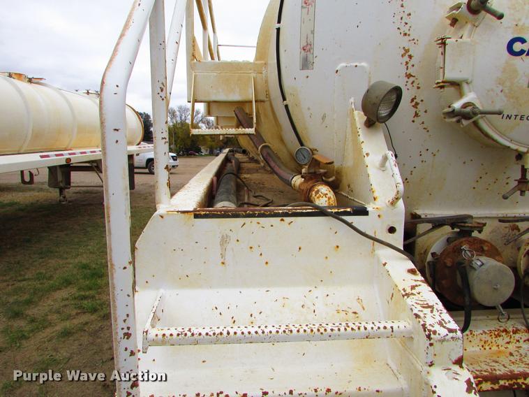 image for item J1627 2012 Dragon 130B vacuum tank trailer