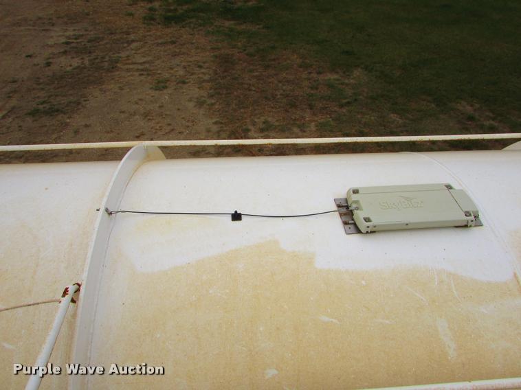 image for item J1627 2012 Dragon 130B vacuum tank trailer