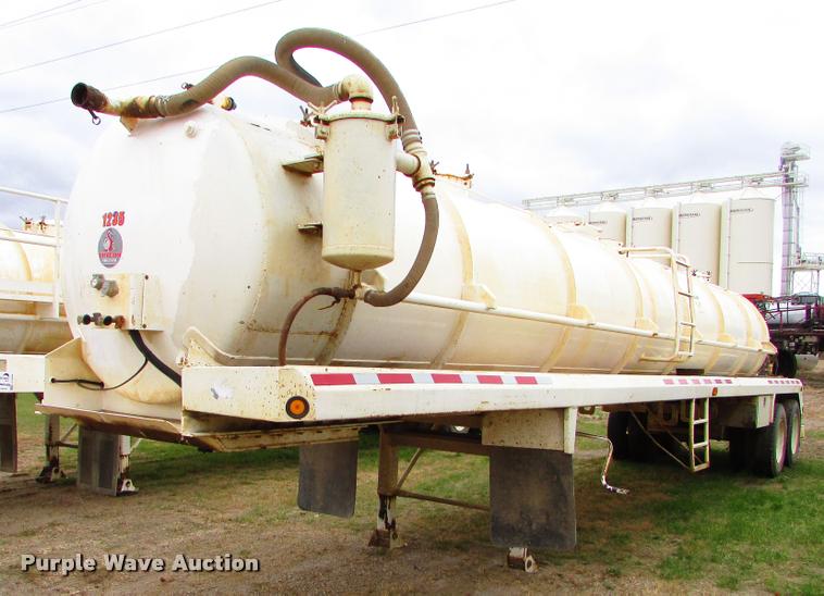 image for item J1628 2012 Dragon 130BBL vacuum tank trailer