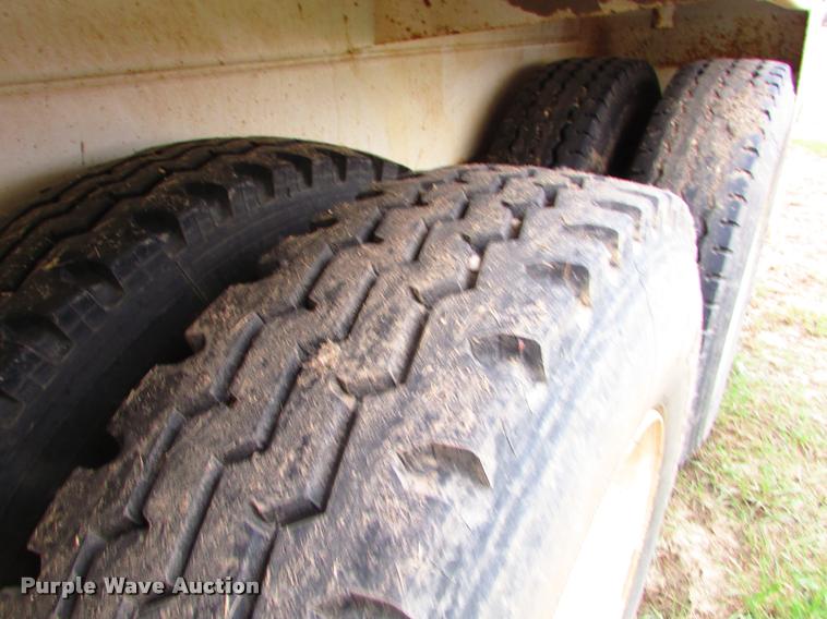 image for item J1628 2012 Dragon 130BBL vacuum tank trailer