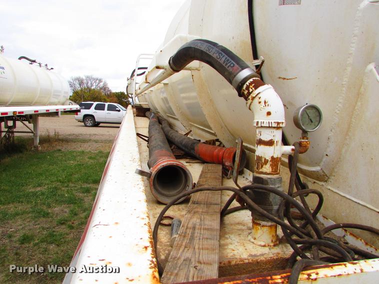 image for item J1628 2012 Dragon 130BBL vacuum tank trailer