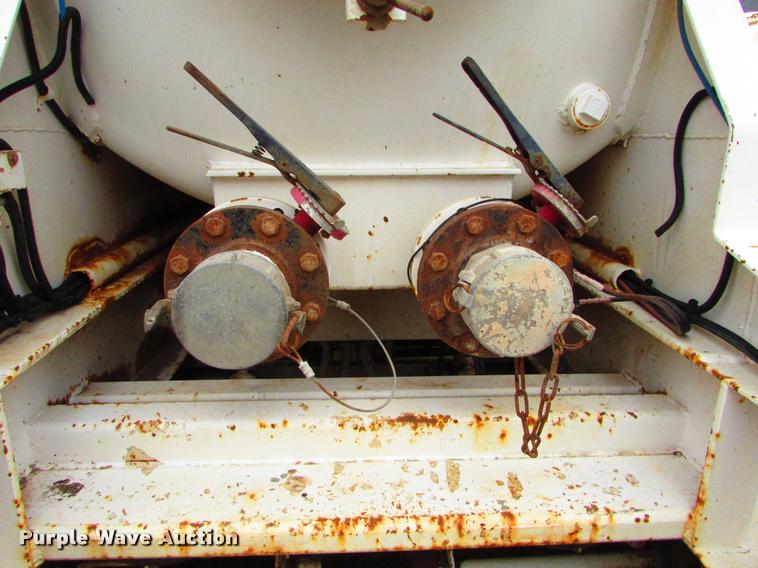 image for item J1628 2012 Dragon 130BBL vacuum tank trailer