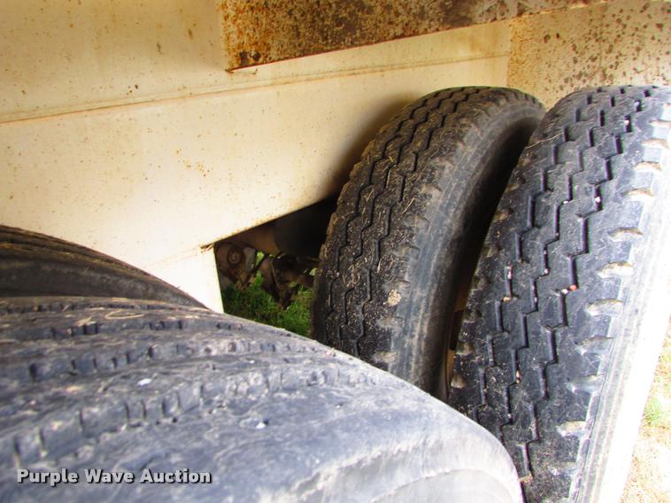 image for item J1628 2012 Dragon 130BBL vacuum tank trailer