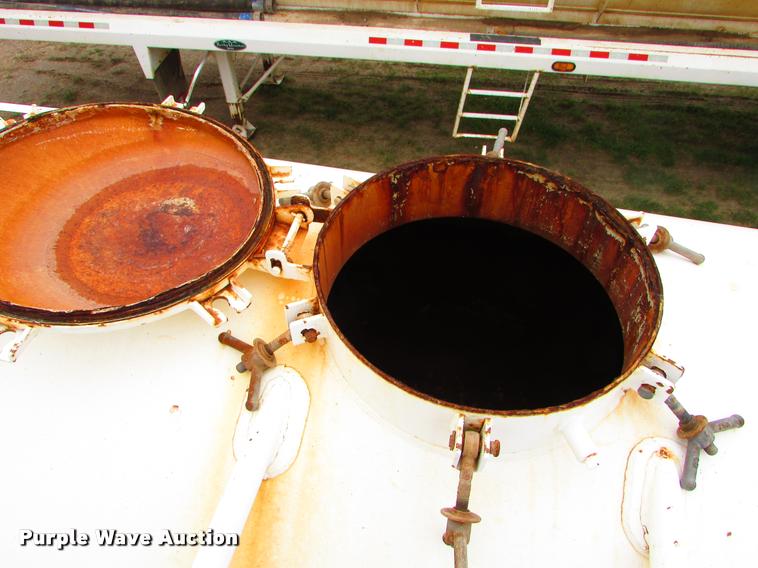 image for item J1628 2012 Dragon 130BBL vacuum tank trailer