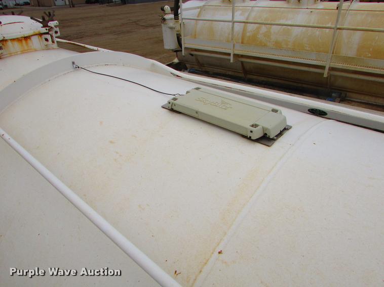 image for item J1628 2012 Dragon 130BBL vacuum tank trailer