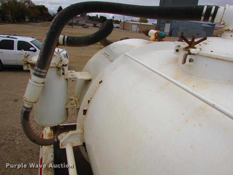 image for item J1628 2012 Dragon 130BBL vacuum tank trailer