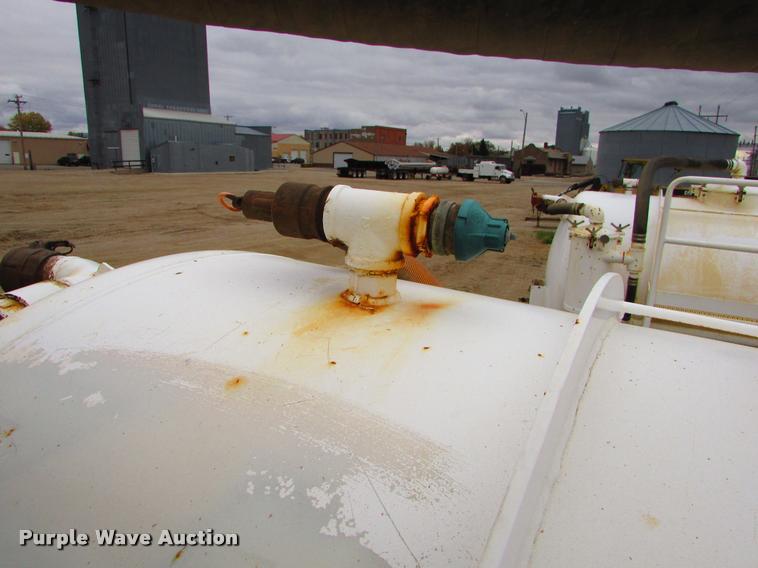 image for item J1628 2012 Dragon 130BBL vacuum tank trailer