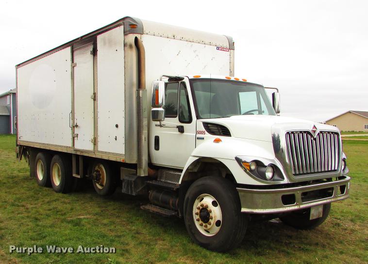 image for item J1630 2009 International 7500 box truck
