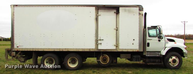 image for item J1630 2009 International 7500 box truck