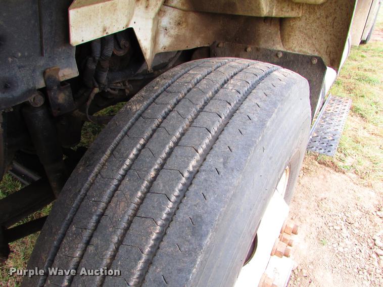 image for item J1630 2009 International 7500 box truck