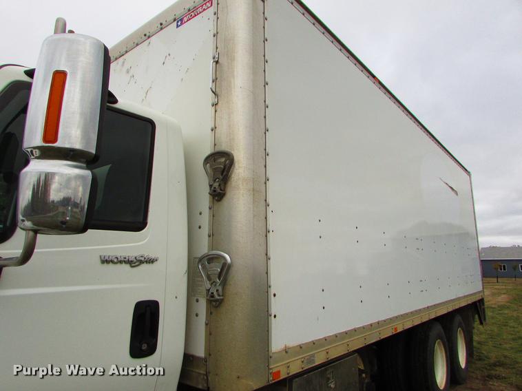 image for item J1630 2009 International 7500 box truck