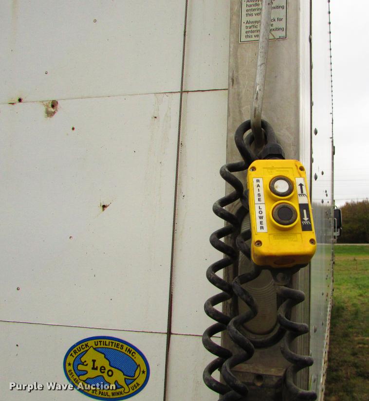 image for item J1630 2009 International 7500 box truck