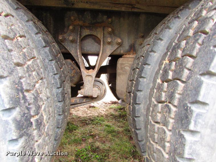 image for item J1630 2009 International 7500 box truck