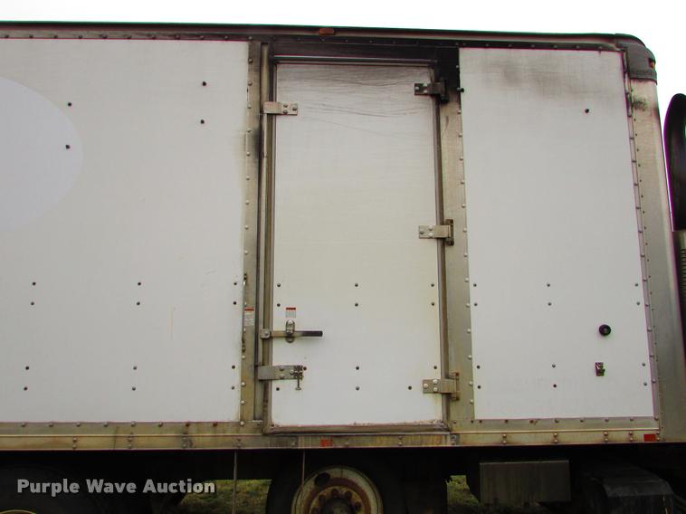 image for item J1630 2009 International 7500 box truck