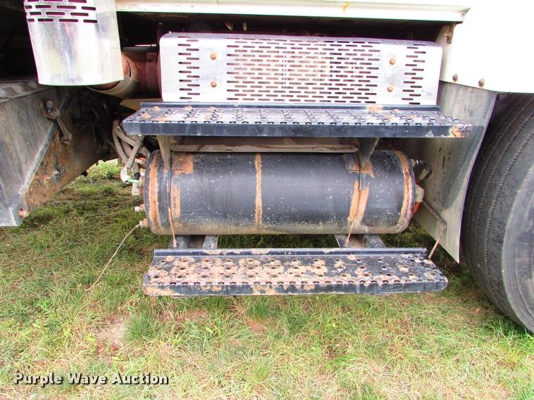 image for item J1630 2009 International 7500 box truck