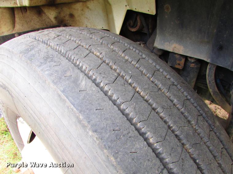 image for item J1630 2009 International 7500 box truck