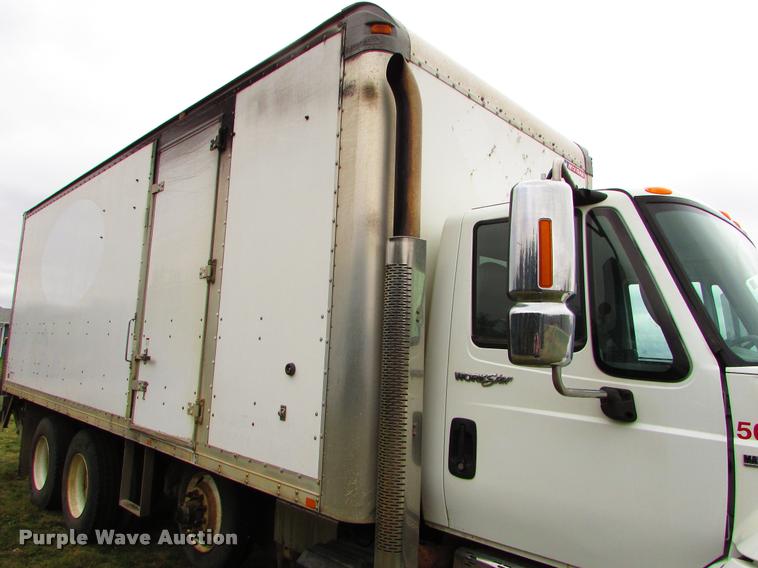 image for item J1630 2009 International 7500 box truck
