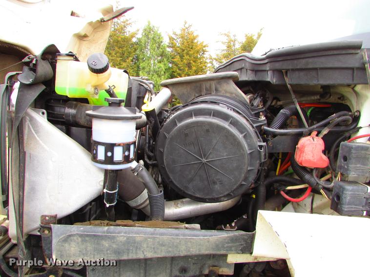 image for item J1630 2009 International 7500 box truck