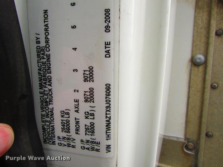 image for item J1630 2009 International 7500 box truck
