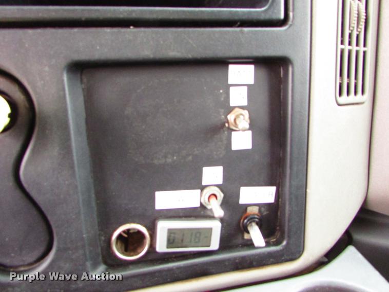 image for item J1630 2009 International 7500 box truck