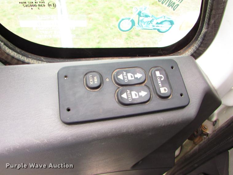 image for item J1630 2009 International 7500 box truck