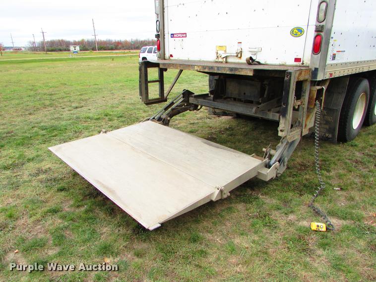 image for item J1630 2009 International 7500 box truck