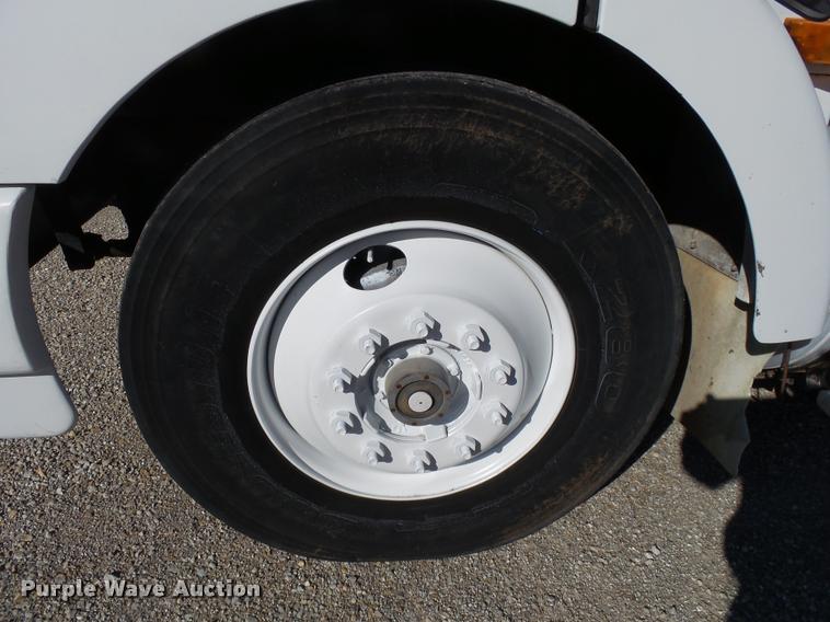 image for item K1072 1995 Volvo WIA semi truck