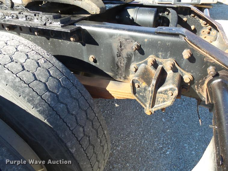 image for item K1072 1995 Volvo WIA semi truck