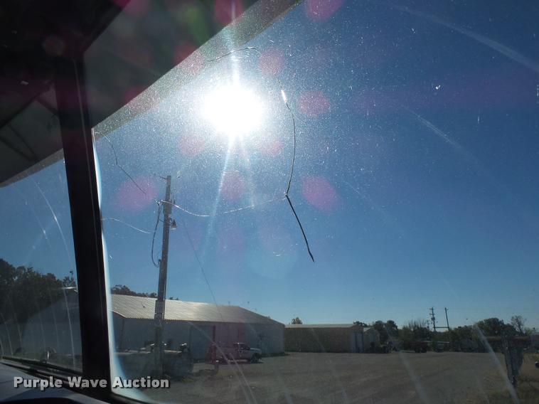 image for item K1072 1995 Volvo WIA semi truck