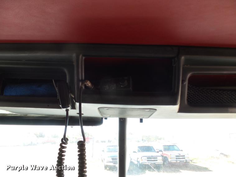 image for item K1072 1995 Volvo WIA semi truck