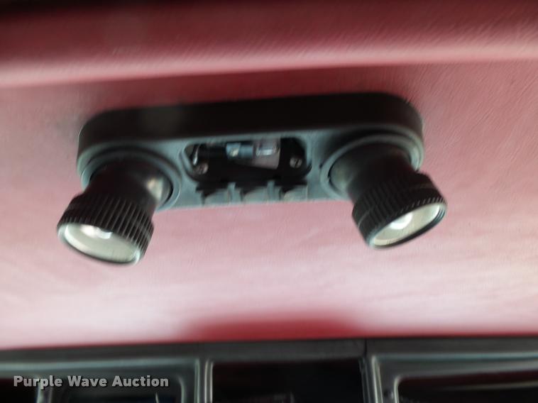 image for item K1072 1995 Volvo WIA semi truck