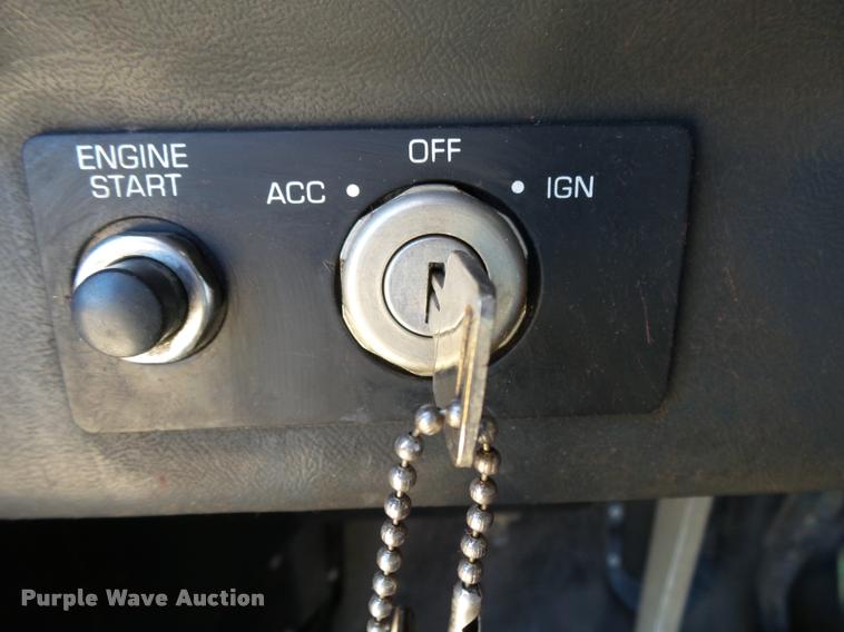 image for item K1072 1995 Volvo WIA semi truck