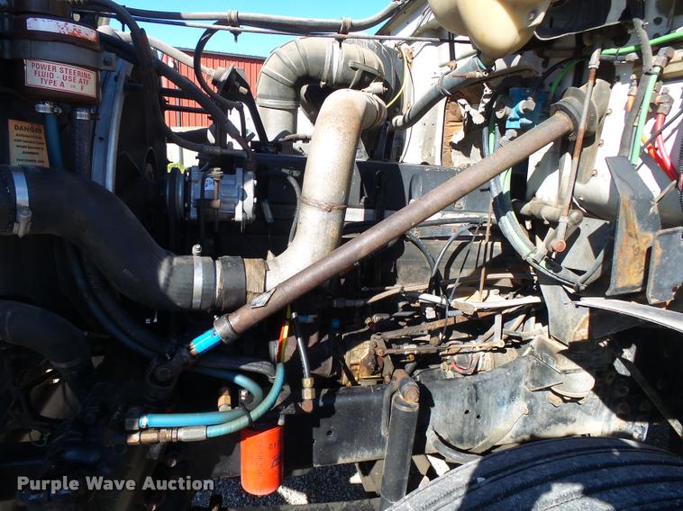 image for item K1072 1995 Volvo WIA semi truck