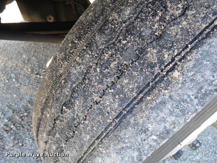 image for item K1073 2007 Freightliner Columbia semi truck