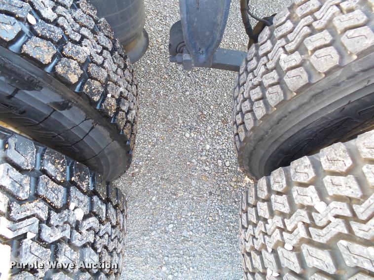 image for item K1073 2007 Freightliner Columbia semi truck