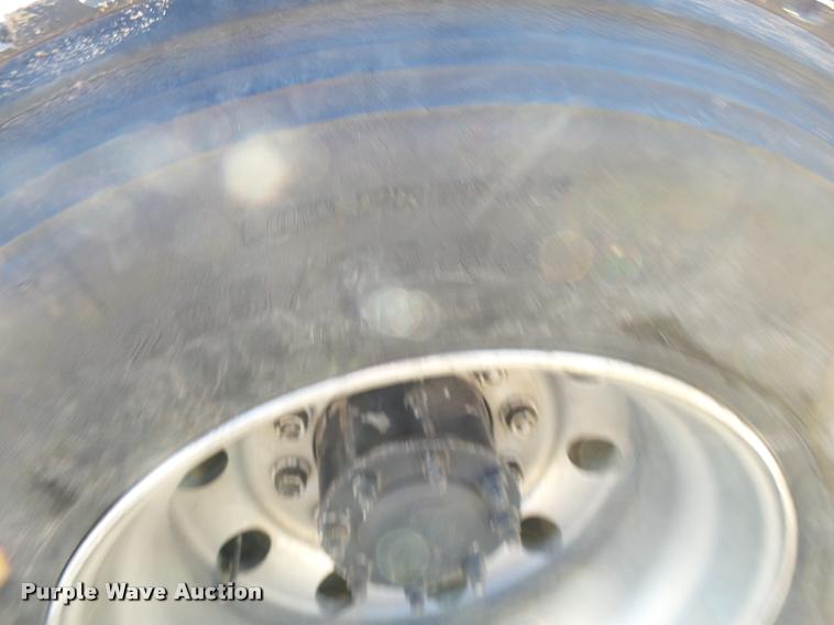 image for item K1073 2007 Freightliner Columbia semi truck