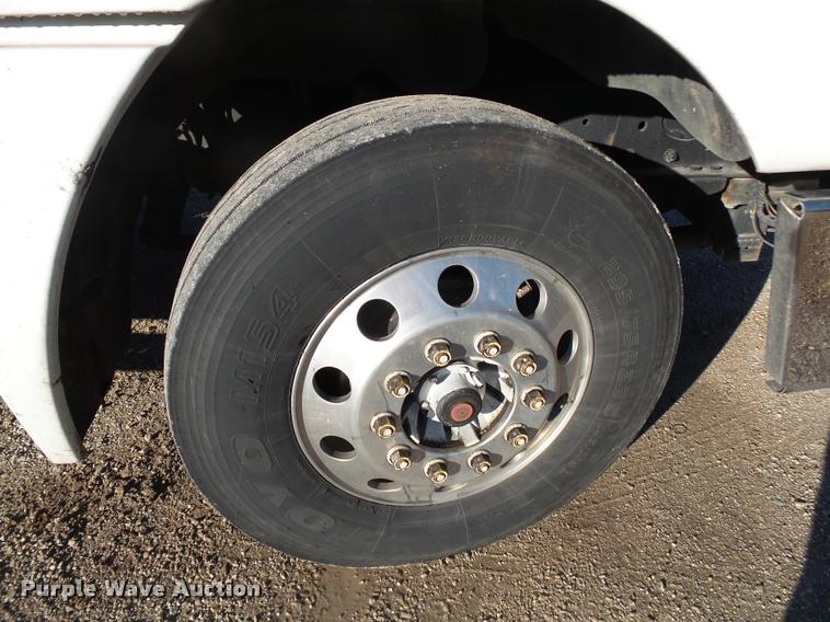 image for item K1073 2007 Freightliner Columbia semi truck