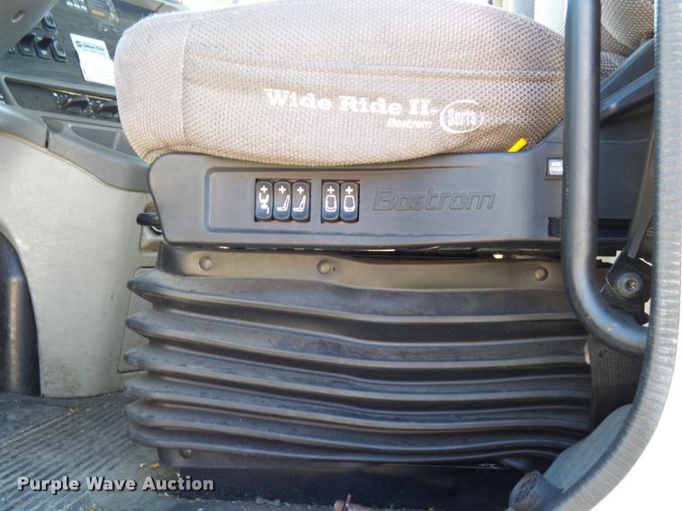 image for item K1073 2007 Freightliner Columbia semi truck