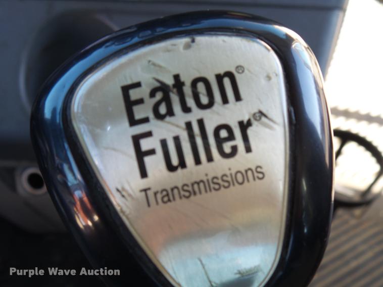 image for item K1073 2007 Freightliner Columbia semi truck