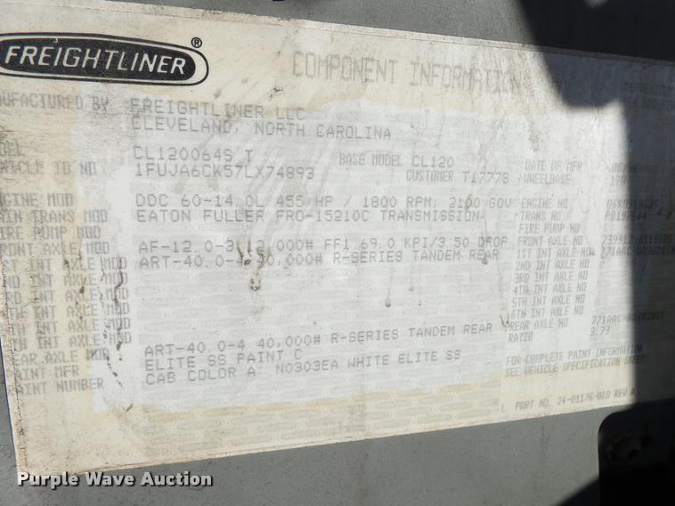 image for item K1073 2007 Freightliner Columbia semi truck