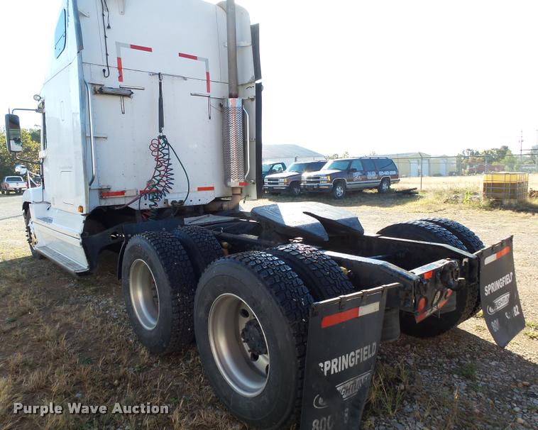 image for item K1074 2001 Freightliner Century Class semi truck