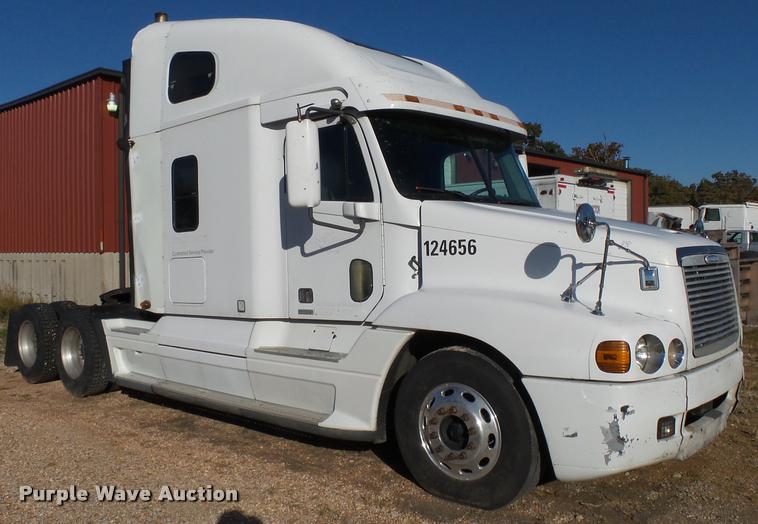 image for item K1074 2001 Freightliner Century Class semi truck