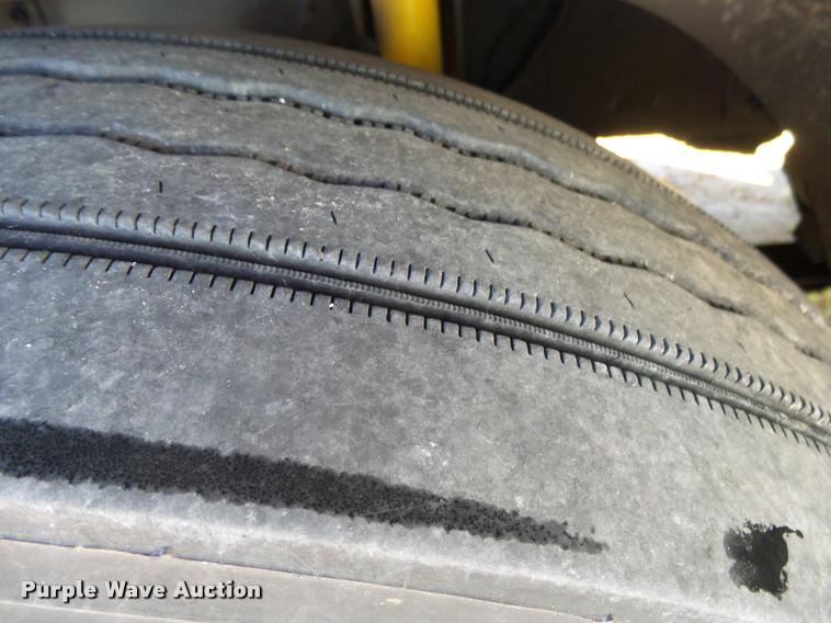 image for item K1074 2001 Freightliner Century Class semi truck