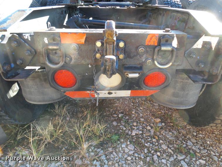 image for item K1074 2001 Freightliner Century Class semi truck