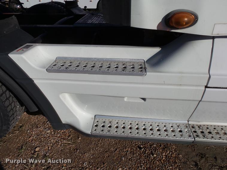 image for item K1074 2001 Freightliner Century Class semi truck