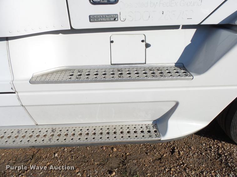 image for item K1074 2001 Freightliner Century Class semi truck