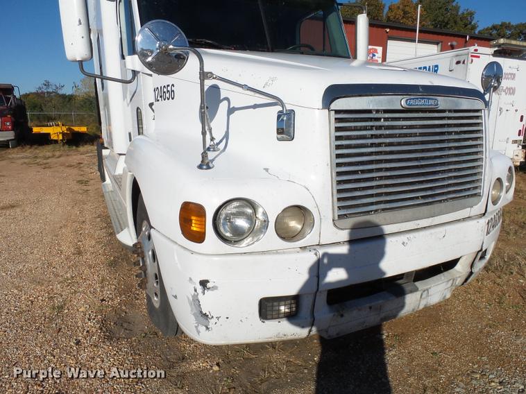image for item K1074 2001 Freightliner Century Class semi truck