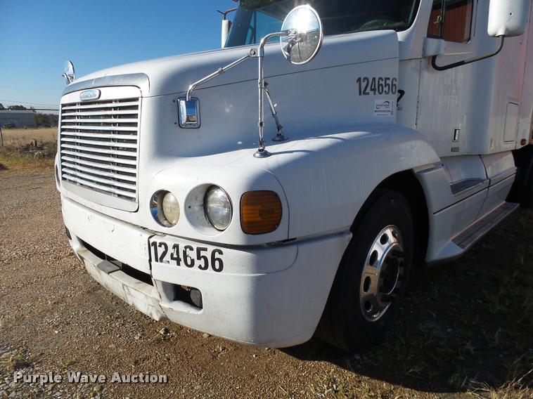 image for item K1074 2001 Freightliner Century Class semi truck