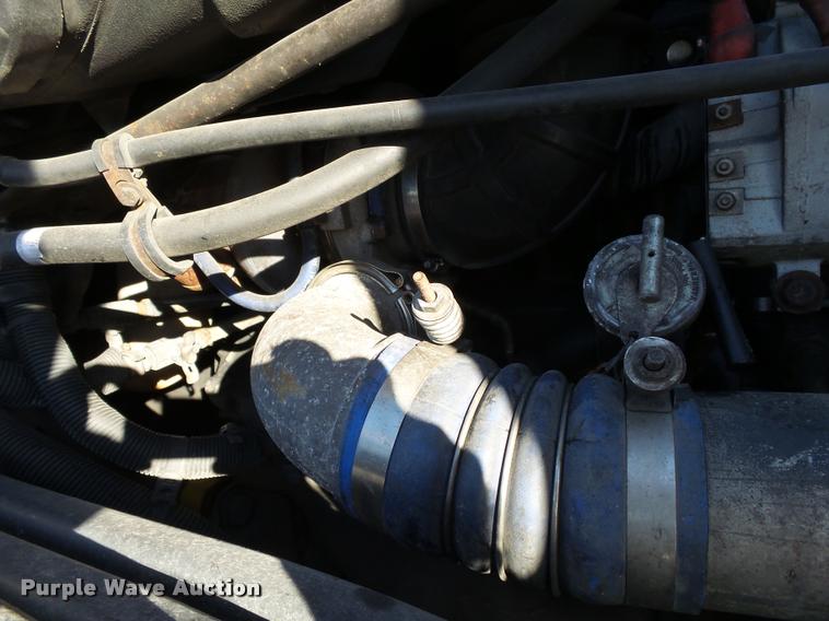 image for item K1074 2001 Freightliner Century Class semi truck