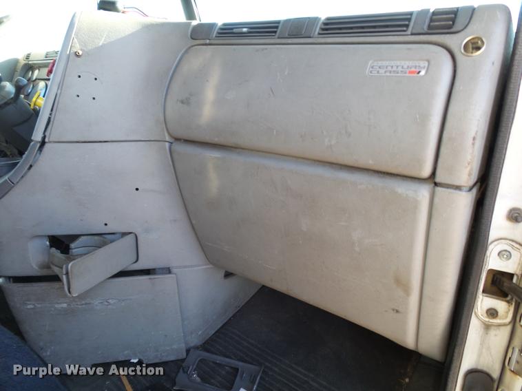 image for item K1074 2001 Freightliner Century Class semi truck